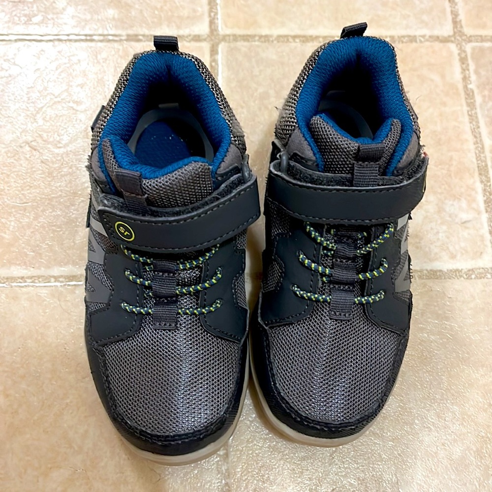 Stride Rite kids Angus hiking shoes boots size 9